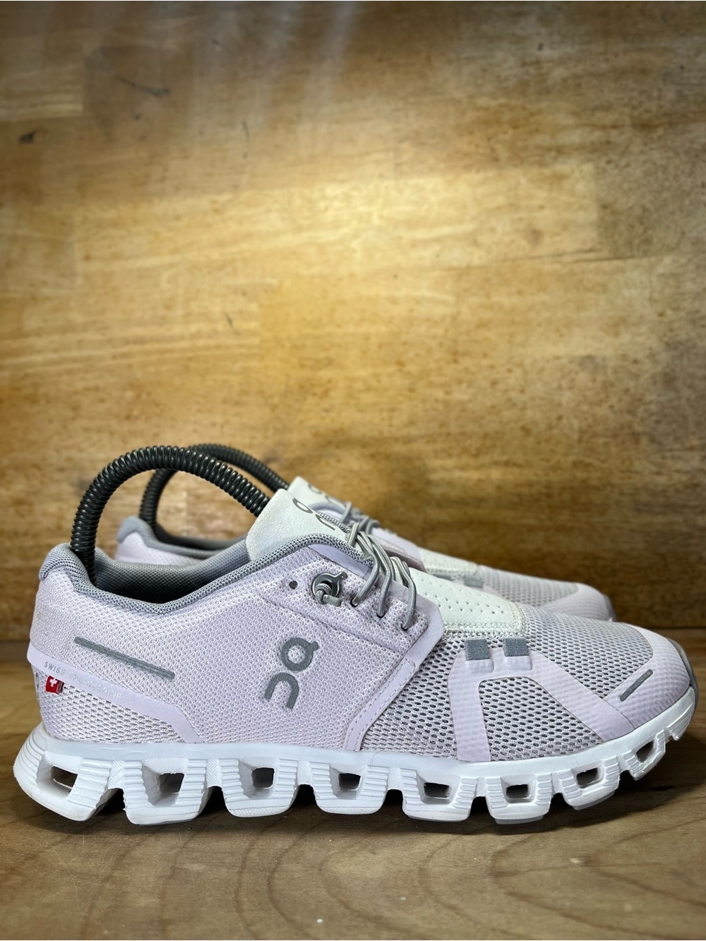 On Cloud 5 REFLECTIVE Womens Size 6.5 Running Shoes Sneakers Lily Frost